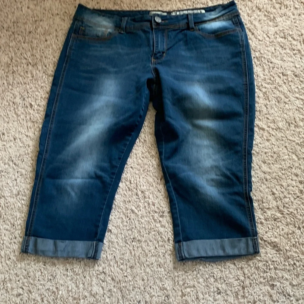 Indigo Rein Dark Blue Capri Jeans - Picture 1 of 4